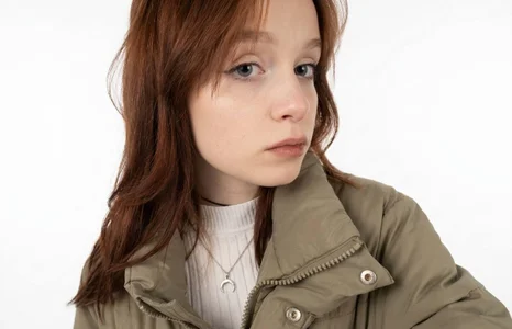 JoselynNeave Public Poză