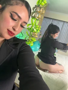 Let’s toast to luck, friendship, and happiness 🍀 od Chloe1126_  8 snímek