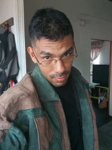 JohanyLatino Una mirada al frente Εικόνα 2