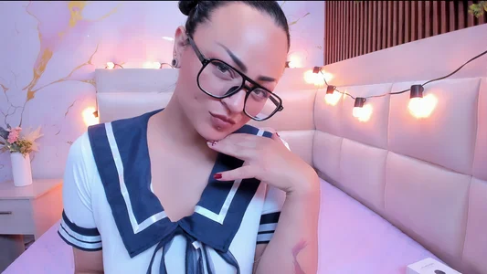 Tell me your name, sailor; I want to moan it when you touch me 💦😏 de VixenFord  Imagens