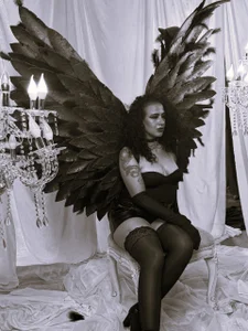 KatyraTaylor__ Fallen angel amateur 🪽 Foto 7
