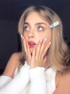 Kira_Mo0n Public Pic 4