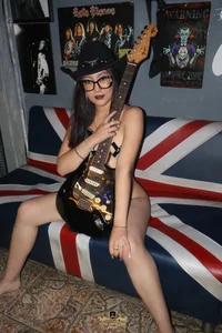 Sexy Photos In A Bar 🖤