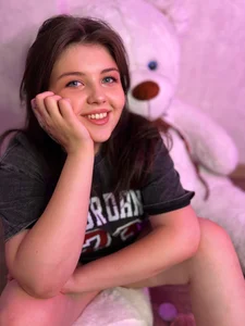 WhoIsKira_ Sweet smile, innocent eyes, and a little sexy charm… 🎀💋 Pic 4