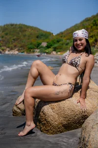 PIA_STONE Would you enjoy the beach with a sweet Latina? Pic 3
