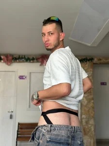 CrisGil Public зображення 5