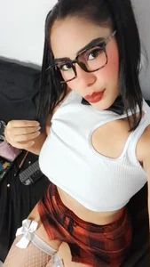 Mia_Moana Public Pic 4