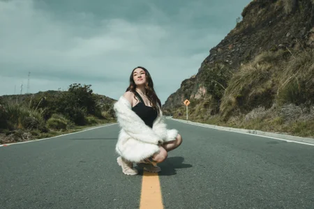 AmbarClarck Stomping on any terrain. 🏔️🌋🌍 Immagine  7