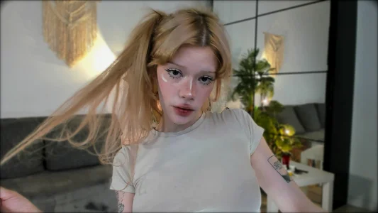 Zdjęcia boobsybootie Your hands on my top:  5