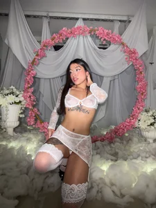 MadyJackson Look and enjoy my beautiful shine🌸🥰✨  снимка