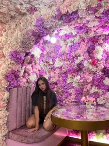 Marry_Stritteded my face close to cam for you Foto 3