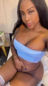 Enjoy my sensual body and perfect curves de Kima1_  2 photos