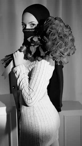 dolunay_farah black and white Billede