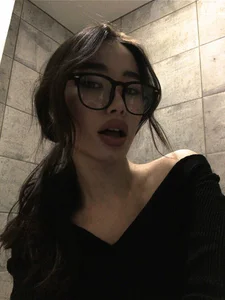 sensualily Public Pic 3