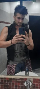 About Me2 de tanobighorse  2 photos