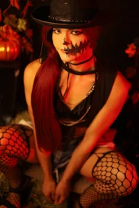 Shaina_Monroe: Halloween ( 4 фото)