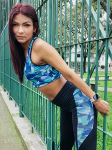 HannaPetit exercise in the park Pic 7