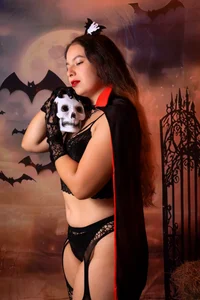 chloe_leroy_ “Bewitched by your desires 🔮💦”👻 Pic 4