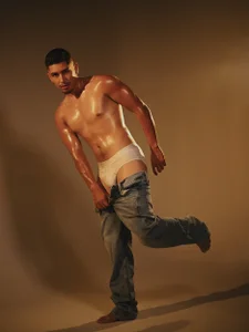 Aaronfox_x Sexy oil Pic 4