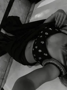 hot-siyaa Public Immagine  2