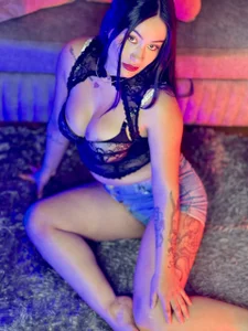 LucyBloom_ Public slika
