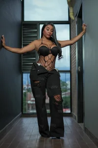 I will become your fantasy. 😏 de colombiamommy  3 photos