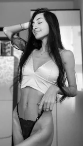 Lina_Robbins Public Pic 9