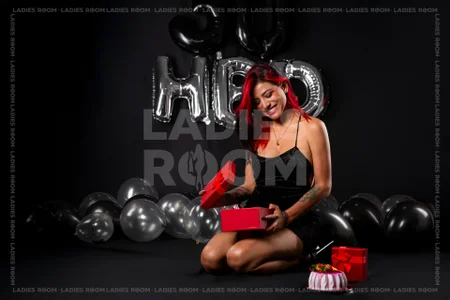 TAFITASLAVEの🖤 A Happy Birthday 🎉✨の 4枚の写真