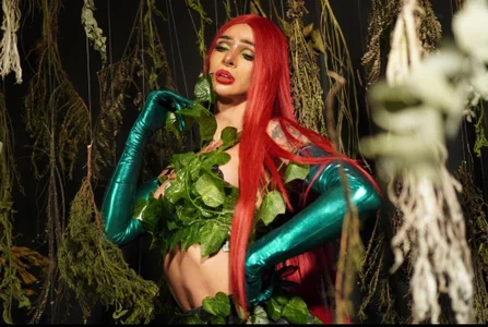 MeganFoxxi_ NATURE Immagine  4