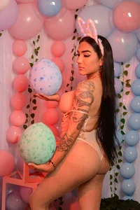 KATALINA_HOT_TSのHAPPY EASTERの 2枚の写真