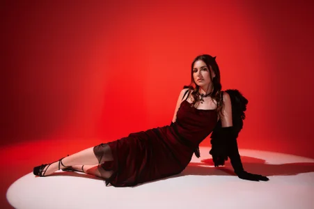 AliceMoreno She Wears Sin Like Lipstick зображення 3