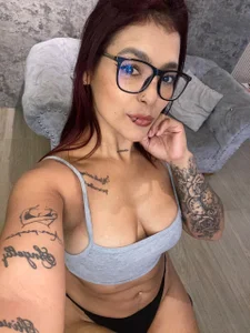 Mia_milf_x I am Mía🌸😈 Gambar 2