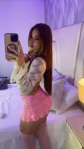MiaCassel 💋 I’m feeling extra flirty today… come take a closer look at me. 😏✨ Pic 3