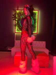 nicki-west night out Pic 5