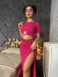 𝙶𝚒𝚛𝚕 𝚒𝚗 𝙿𝚒𝚗𝚔 od Susan_Fors  4 snímek