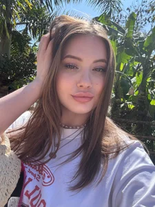 ChloeMarsch 🏝️ send me on vacation, It's a good look for me Poză 5