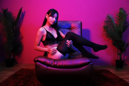 Anniie_Queen Public Pic 4