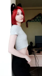 Red girl de Cowell_Adelina  6 Imagens