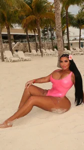 BIGBOOTYELLIEXXX Public Pic 5