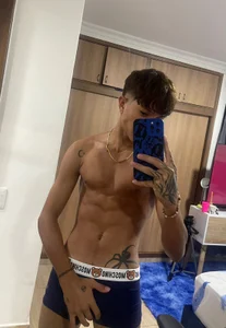 _CamiloBass Blue Day Gambar 4