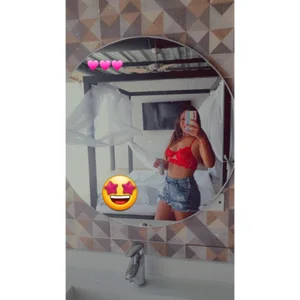 Annie_BigAss69: Public ( 6 фото)