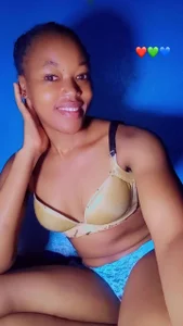 Sexy tease de Kenyangirl25  Imagens