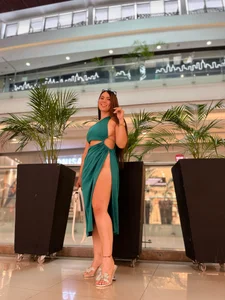 lara_giraldo SEXY GREEN Gambar