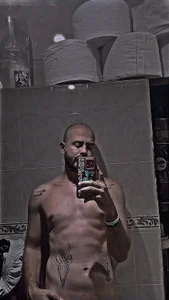 Duglass_tomson Public Poză 4