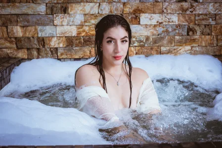 _sofia_cruz 🔥💓𝗖𝗼𝗹𝗱 𝗼𝗿 𝗵𝗼𝘁 𝘀𝗵𝗼𝘄𝗲𝗿? 𝗨𝗳𝗳🔥💓 Εικόνα 2