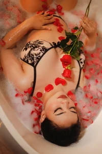 Mericute_ A tub bath 🔥 Pic 4