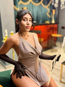 CharlotteCox_ elegant but naughty Foto 7