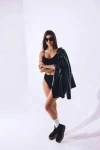 Annaa_Banana Girl in black Foto 2