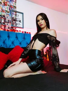 Alices_one black Pic