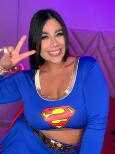 SussieRogers Supergirl Off Duty: Saving You From Your Fantasies ✨ รูป  4